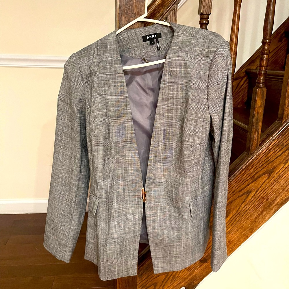 DKNY grey BLAZER size women 14 (new without tag)